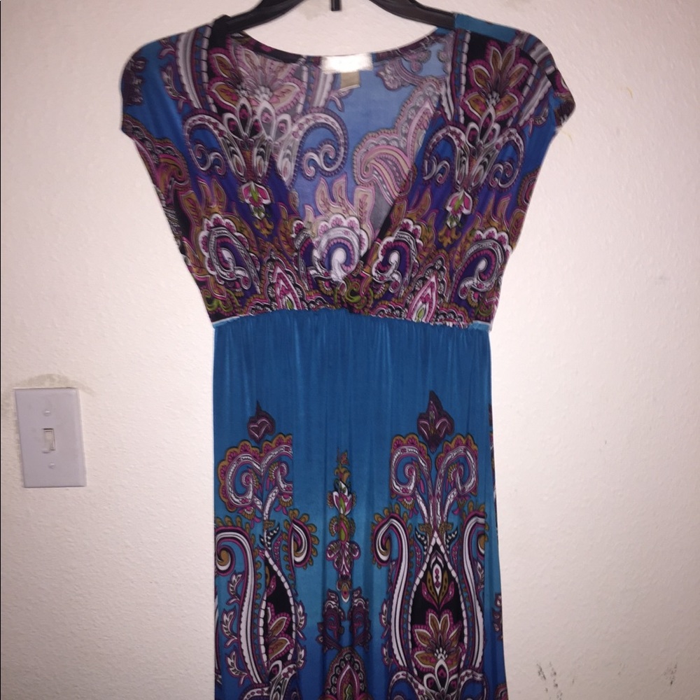 Very floral dress